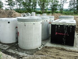 Napojení stavebních objektů ZTV Plánský jez, Prodejna pro dům a zahradu a Dobíjecí stanice v Plané u Českých Budějovic na stávající silniční síť.