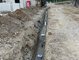 Inženýrské sítě, kanalizační šachty a vodovodní přípojky - Bytové domy Čtyři Dvory České Budějovice