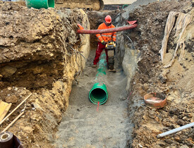 Inženýrské sítě, kanalizační šachty a vodovodní přípojky - Bytové domy Čtyři Dvory České Budějovice