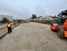 Úprava terénu, realizace zpevněných ploch, vnější kanalizace, vodovodu a oplocení - parkoviště spol. ADKO.