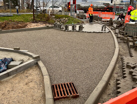 Úprava terénu, realizace zpevněných ploch, vnější kanalizace, vodovodu a oplocení - parkoviště spol. ADKO.