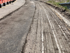 Napojení stavebních objektů ZTV Plánský jez, Prodejna pro dům a zahradu a Dobíjecí stanice v Plané u Českých Budějovic na stávající silniční síť.