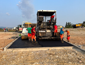 Napojení stavebních objektů ZTV Plánský jez, Prodejna pro dům a zahradu a Dobíjecí stanice v Plané u Českých Budějovic na stávající silniční síť.