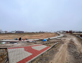 Napojení stavebních objektů ZTV Plánský jez, Prodejna pro dům a zahradu a Dobíjecí stanice v Plané u Českých Budějovic na stávající silniční síť.