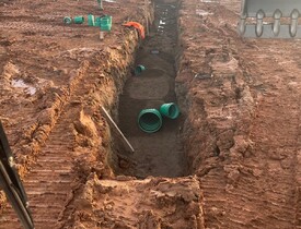 Kompletní realizace areálové kanalizace pro DEK TRADE v Českých Budějovicích