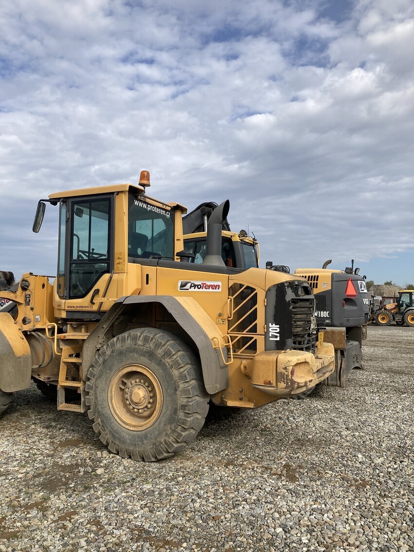 Skládkování materiálů