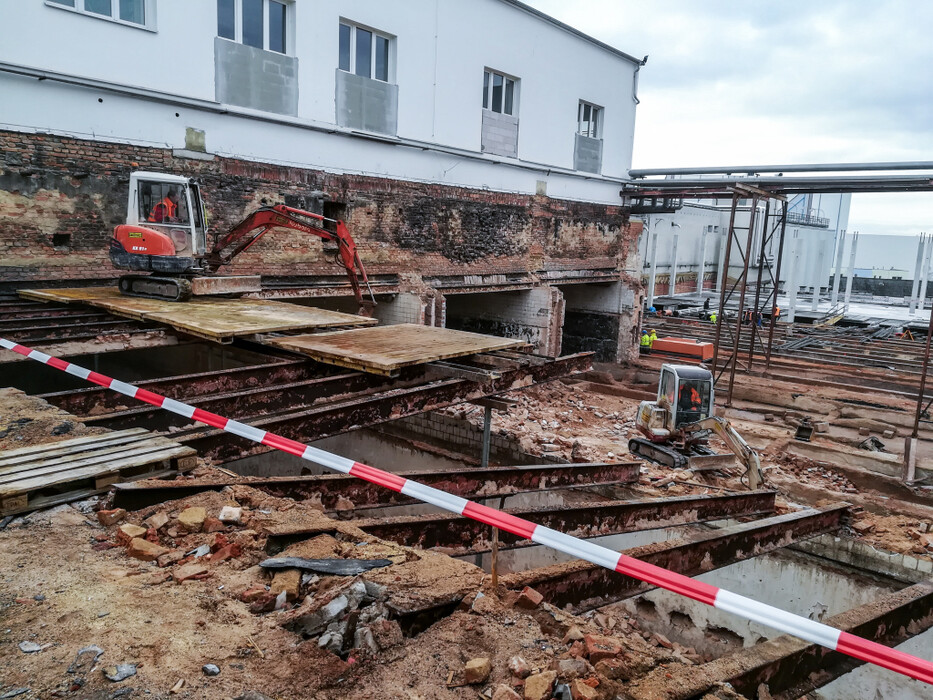 Demolice pro modernizaci technologie ležáckých tanků – Budějovický Budvar Č.Budějovice