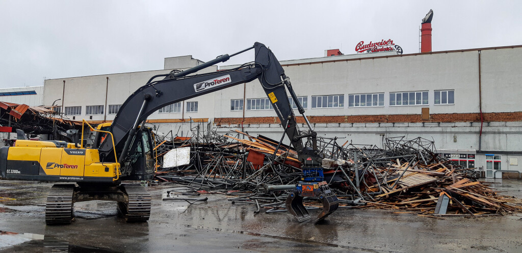 Demolice venkovní expedice lahvovny v areálu Budvar a.s. v Českých Budějovicích